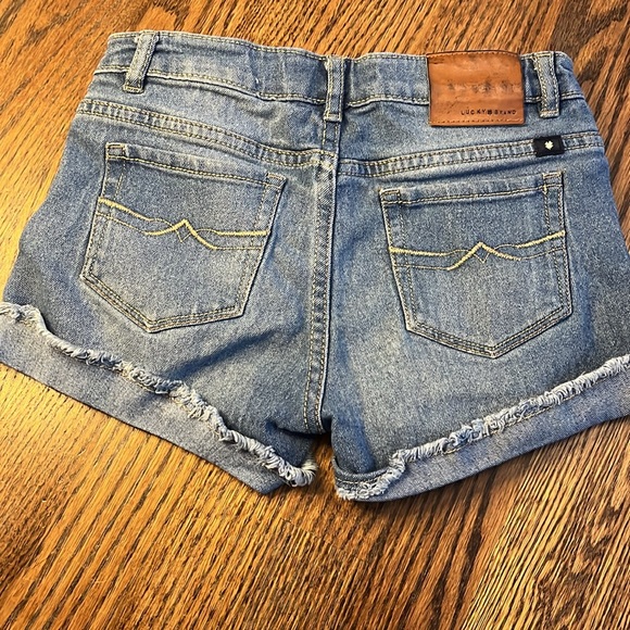 ☘️LIKE NEW LUCKY BRAND DENIM SHORTS☘️ - Picture 2 of 2
